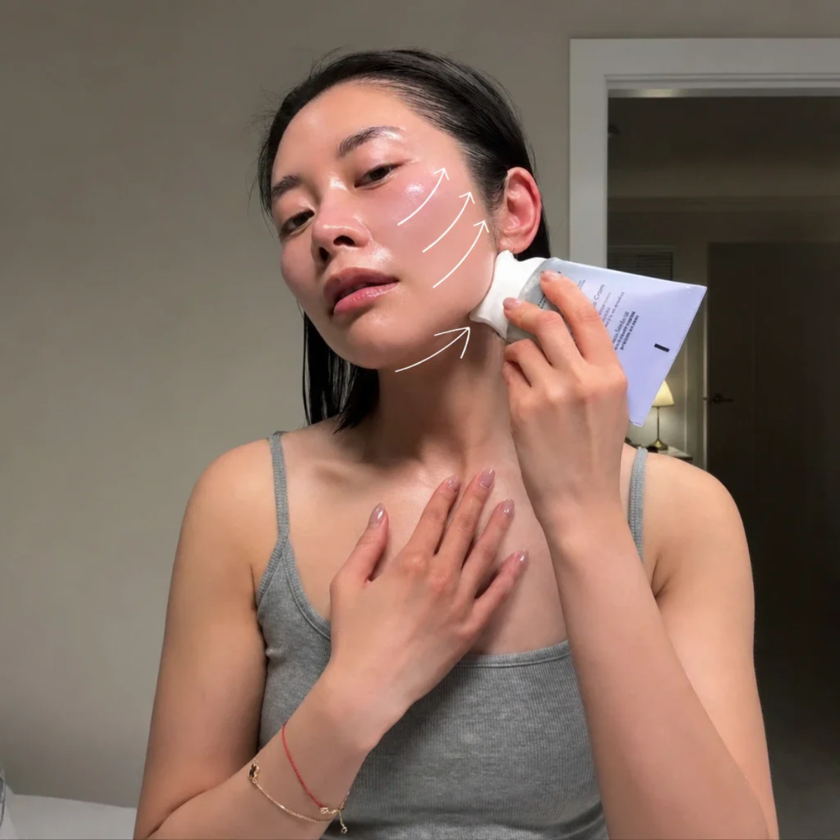 BioLift™ Crema Retinol + Colágeno con Gua Sha