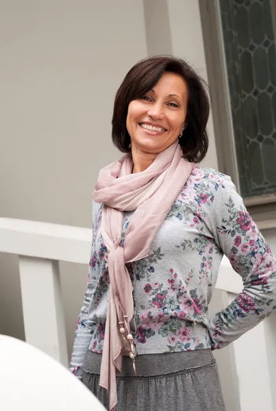 Sandra R.